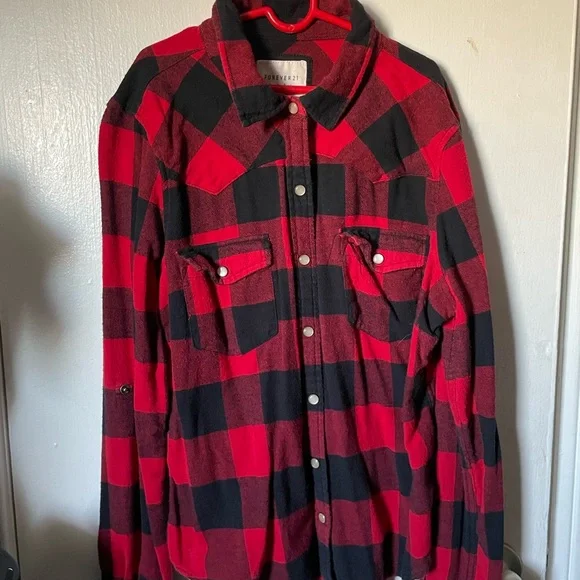 Forever 21 Red & Black Buffalo Plaid Flannel Shirt – Casual Button Up - Picture 2 of 4